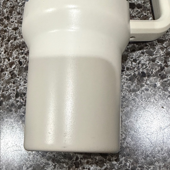 Stanley 40 oz Quencher – Cream Floral Artist Edition (2022, Glynn Rosenberg) - Picture 11 of 16